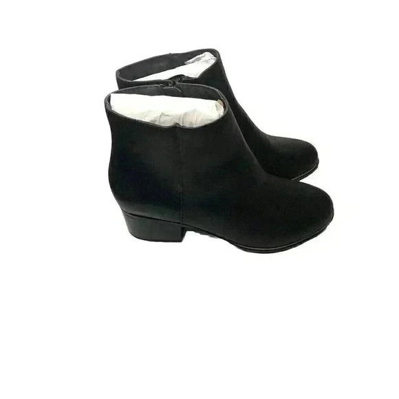 Lane Bryant Womens 8W Black Leather Bootie With Gold Trim  New With Box - Picture 3 of 9